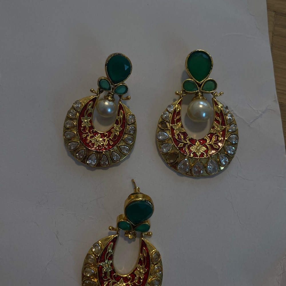 Elegant Gold and Green Earrings